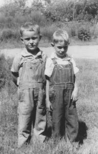 2 boys